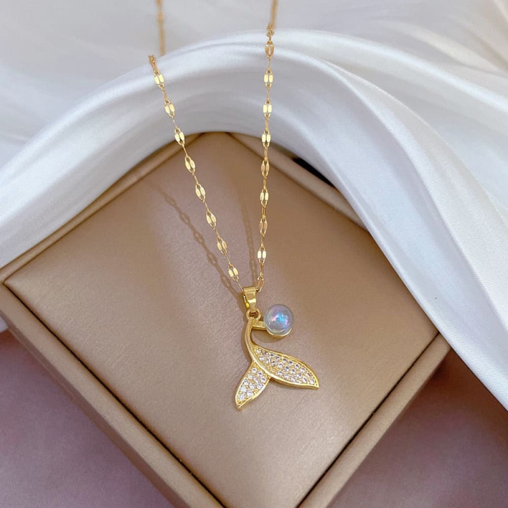 Gold Mermaid Pearl Necklace