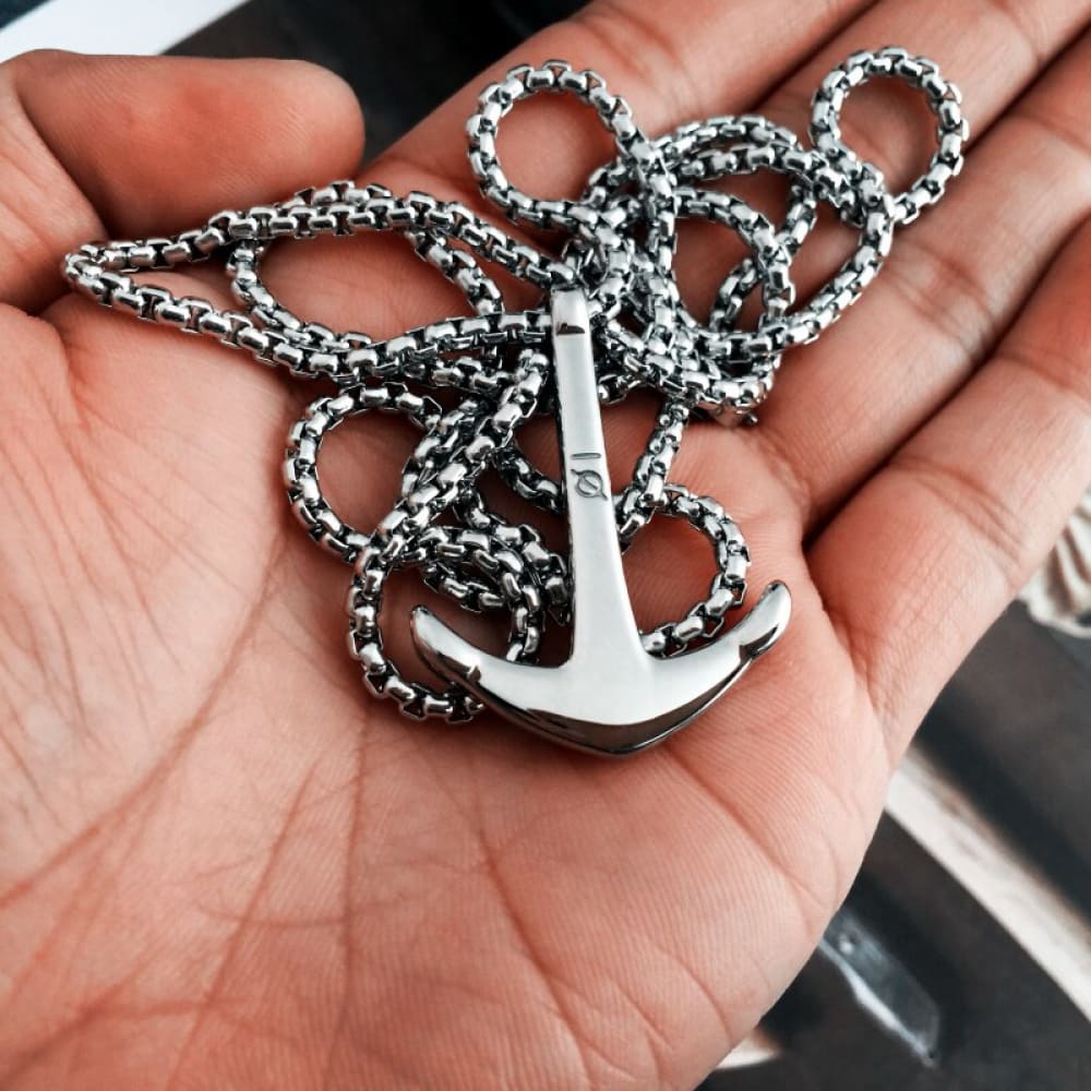 vintage-anchor-necklace
